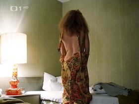 Дагмар Вешкрнова секси – Бульдоги и вишни (1981) #7