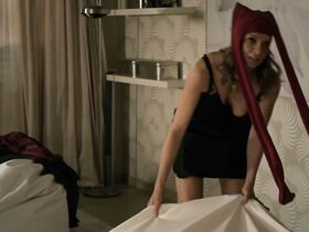 Ивана Хилкова секси – И у женщин есть свои дни (2011) #19