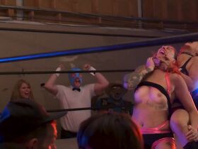 Лиззи Хэвок голая, Сара Мишель Геллар секси – Прибывшие из ниоткуда (2018)