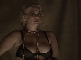 Элиза Прайор Нэйджел голая, Синтия Эттинджер голая, Саэми Накамура голая – Карнавал s02e01-10 (2005) #24