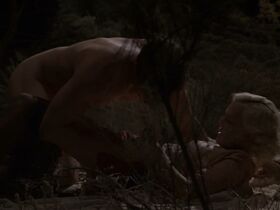 Элиза Прайор Нэйджел голая, Синтия Эттинджер голая, Саэми Накамура голая – Карнавал s02e01-10 (2005) #28