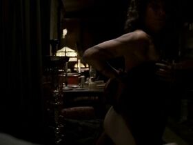 Элиза Прайор Нэйджел голая, Синтия Эттинджер голая, Саэми Накамура голая – Карнавал s02e01-10 (2005) #36