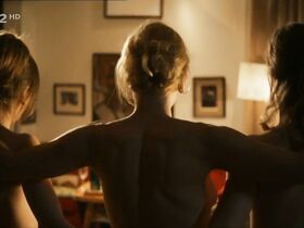 Вилма Цибулкова секси, Дана Маркова секси, Тереза Рамба секси – Как Рай земной (2009) #22