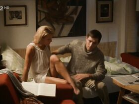 Вилма Цибулкова секси, Дана Маркова секси, Тереза Рамба секси – Как Рай земной (2009) #4