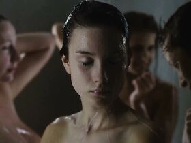 Сэмми Бунстра голая, Имаан Хаммам голая – Область наготы (2014) #19