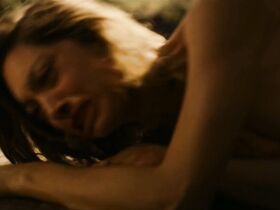 Жулиана Шальч голая – Макабр (2019) #10