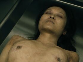 Синна Лай голая, Памела Чау голая – Перри Мейсон s01e07-08 (2020) #3