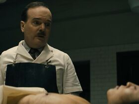 Синна Лай голая, Памела Чау голая – Перри Мейсон s01e07-08 (2020) #4