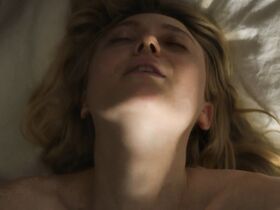 Дакота Фаннинг секси, Рози Макьюэн секси – Алиенист s02e05-07 (2020) #5