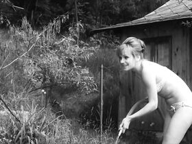 Данус Клихова голая – Svědectví mrtvých očí (1971) #5