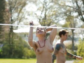 Стефани Госсгер голая – Офис s05e03 (2020) #7