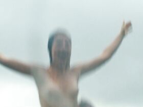 Джесси Бакли голая – Чудовище (2017)