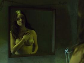 Мария Уинтер Норгаард голая – The Aquarium (2017)