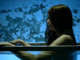 Мария Уинтер Норгаард голая – The Aquarium (2017) #17