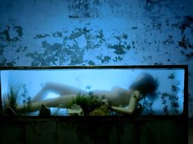 Мария Уинтер Норгаард голая – The Aquarium (2017) #18