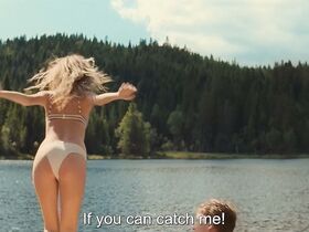 Ибен Акерлие голая, София Ли секси – Озеро смерти (2019) #12