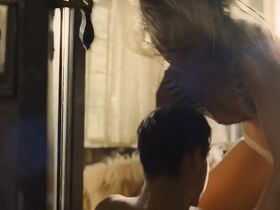 Ибен Акерлие голая, София Ли секси – Озеро смерти (2019) #14