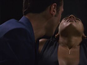 Никки Мейя голая – Воротилы s01e01, e02, e04 (2020) #21