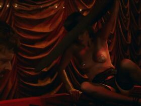 Никки Мейя голая – Воротилы s01e01, e02, e04 (2020) #25