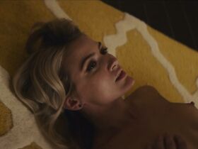 Харпер Каллен голая, Линдси Машетт голая – Воротилы s01e06 (2020) #12