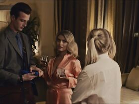 Харпер Каллен голая, Линдси Машетт голая – Воротилы s01e06 (2020) #4