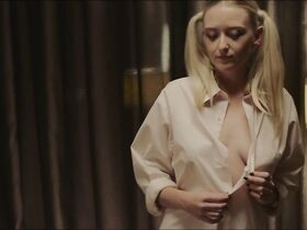 Харпер Каллен голая, Линдси Машетт голая – Воротилы s01e06 (2020) #5