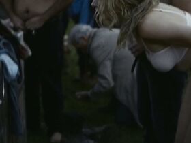 Лиан Лабреш-Дор голая, Мишлен Ланкто голая – Смех (2020) #3