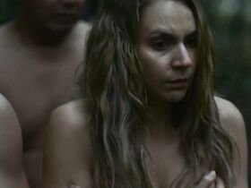 Лиан Лабреш-Дор голая, Мишлен Ланкто голая – Смех (2020) #6