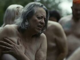 Лиан Лабреш-Дор голая, Мишлен Ланкто голая – Смех (2020) #7