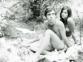 Ивонна Кодонова голая – Это человек Гомолка (1969) #5