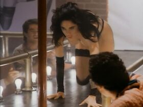 Чарли Спрэдлинг голая, Ингрид Вольд голая – В постели с вампиром (1992) #7