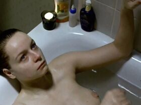 Саманта Мортон голая, Кэтлин МакДермотт голая – Морверн Каллар (2002) #2