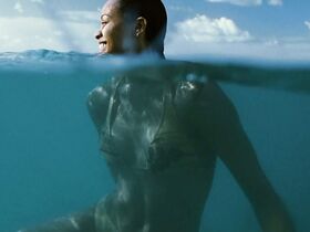 Зои Салдана секси – Гавань (2004) #3