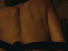 Зои Салдана секси – Закон ночи (2016) #10