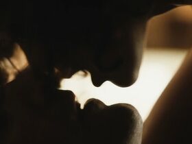 Зои Салдана секси – Закон ночи (2016) #11