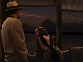 Зои Салдана секси – Закон ночи (2016) #8