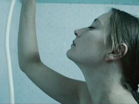 Эстер Маас секси – Инджениум (2018) #2