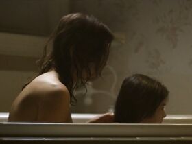 Катя Винтер секси – Вы не одни (2020) #4