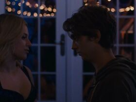 Лили Рейнхарт секси – Химические сердца (2020) #4