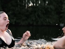 Луна Ведлер секси, Каро Культ секси – Биохакеры s01e01-02 (2020) #16