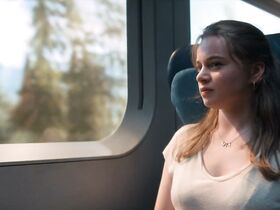 Луна Ведлер секси, Каро Культ секси – Биохакеры s01e01-02 (2020) #2