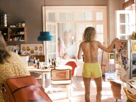 Луна Ведлер секси, Каро Культ секси – Биохакеры s01e01-02 (2020) #8