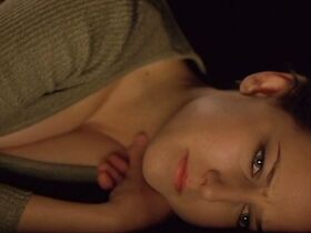 Лили Собески секси, Тара Фитцджеральд голая – Проклятое место (2006) #5