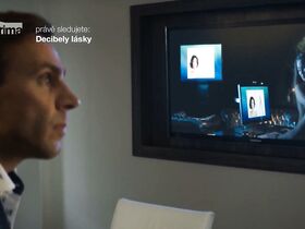 Анета Врзалова секси, Альжбета Бартошова секси – Decibely lásky (2016) #5