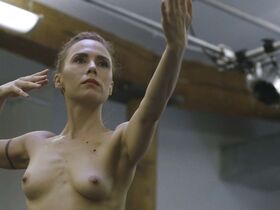 Лили Болдуин голая – Parthenon (2017)