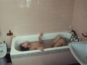 Натали Нель голая – Поруганная любовь (1978) #20