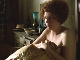 Керри Фокс голая – Ангел за моим столом (1990) #5