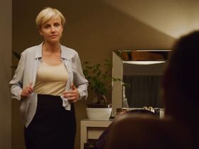 Катажина Зелиньска голая, Вероника Розати секси, Юлия Венява-Наркевич секси – Это всегда стоит того s01e01 (2019) #16