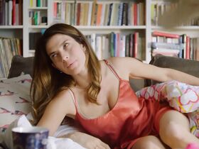 Катажина Зелиньска голая, Вероника Розати секси, Юлия Венява-Наркевич секси – Это всегда стоит того s01e01 (2019) #8