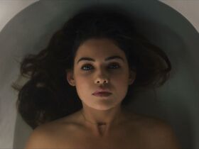 Даниэль Кэмпбелл секси, Шаннин Соссамон секси, Каролина Порту голая – Призрачный свет (2018) #5